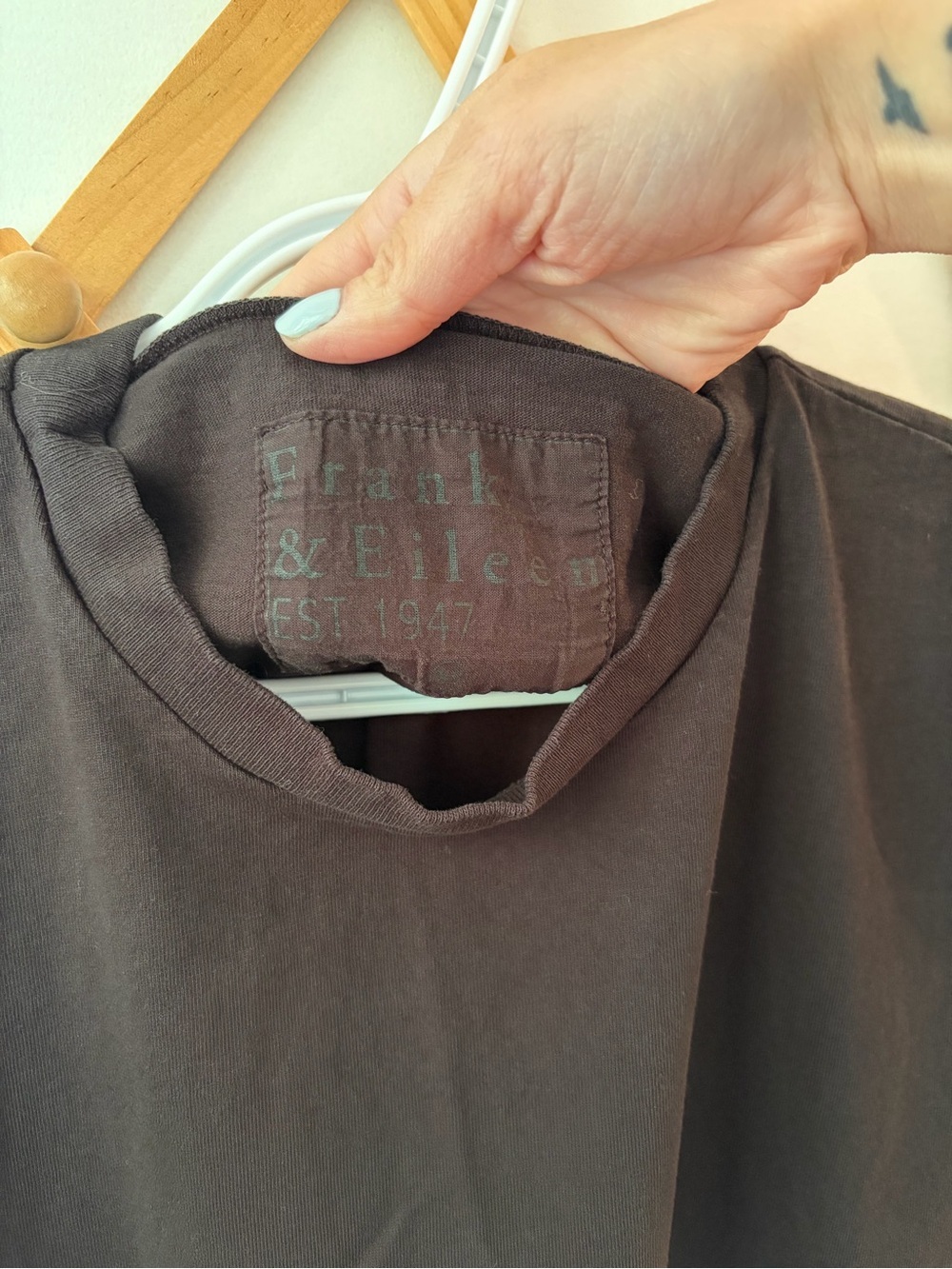 Frank & Eileen [$170] Theo Perfect Tee - Picture 4 of 5
